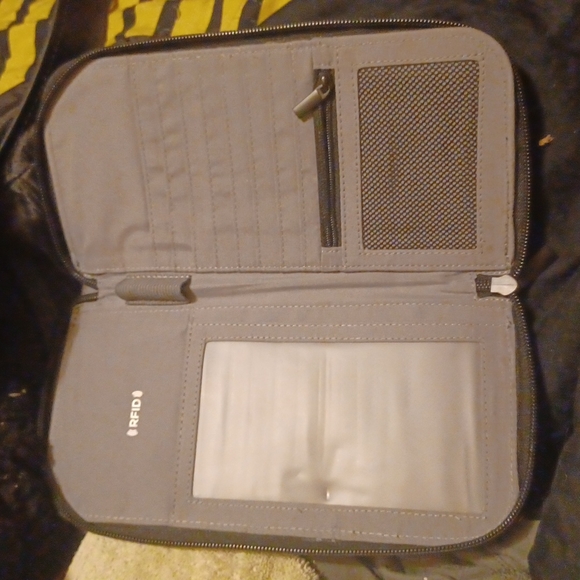 Designed in Italy - Picture 3 of 4